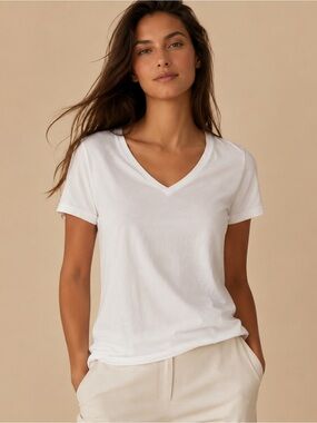Amazon Essentials Women's White V-Neck Short Sleeve Tee